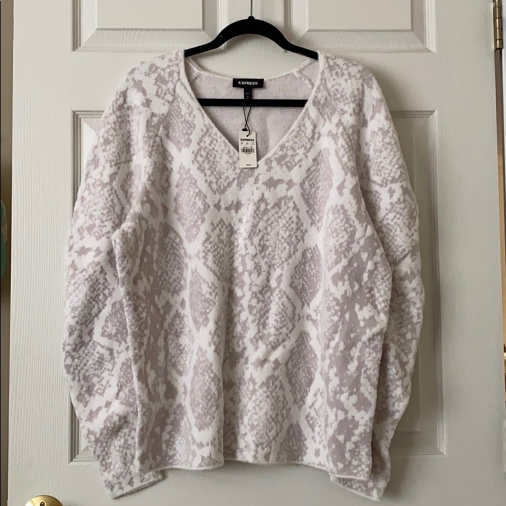 NWT Express Snakeskin V-Neck Sweater